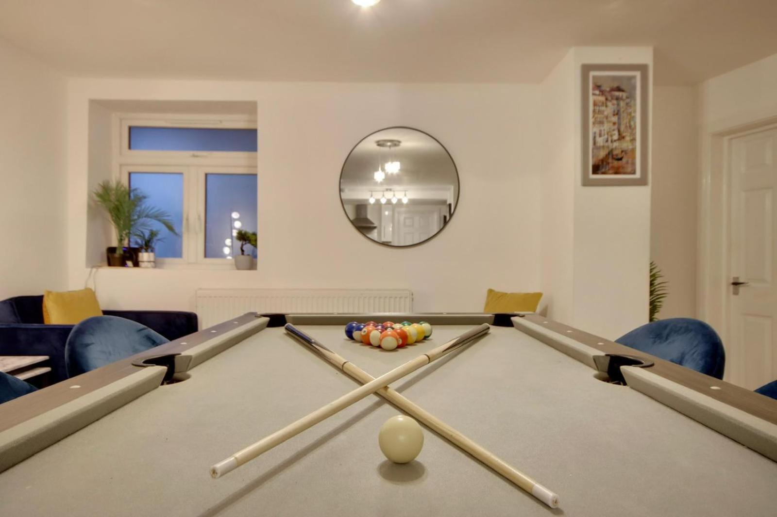 Southsea Getaway Apartment With Pool Table And Hot Tub Portsmouth Exterior photo