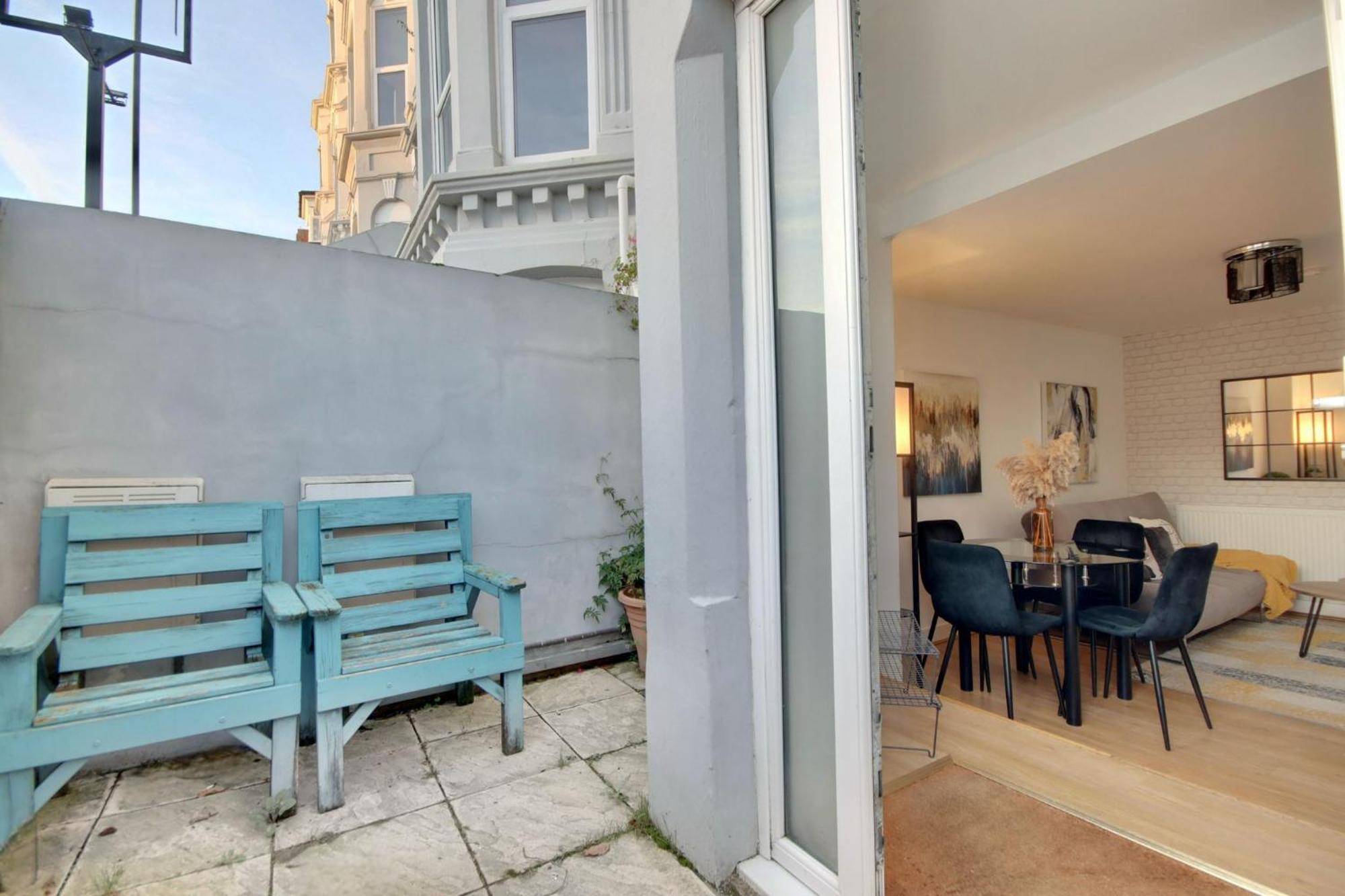 Southsea Getaway Apartment With Pool Table And Hot Tub Portsmouth Exterior photo